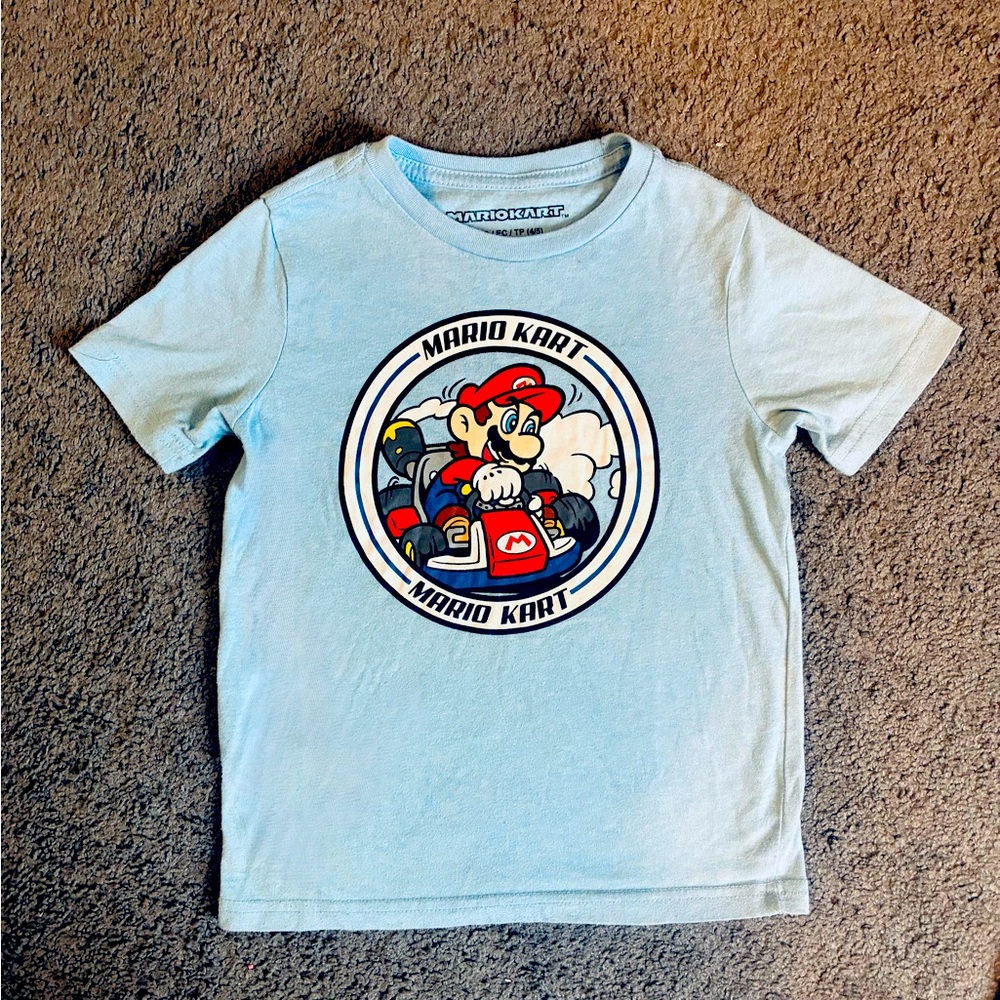 Mario Kart T-shirt. Excellent condition. Size 4/5(XS)